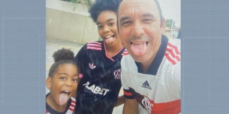 Parentes e amigos se despedem das irmãs de 4 e 11 anos que morreram soterradas na Ilha do Governador