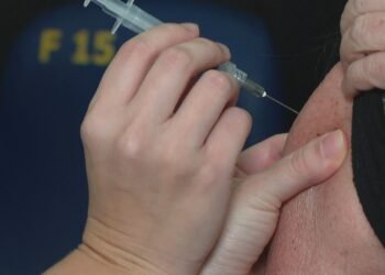 RJ registra nível de alerta para SRAG com 424 mortes este ano; cobertura vacinal contra gripe é de 27,5% entre grupos prioritários