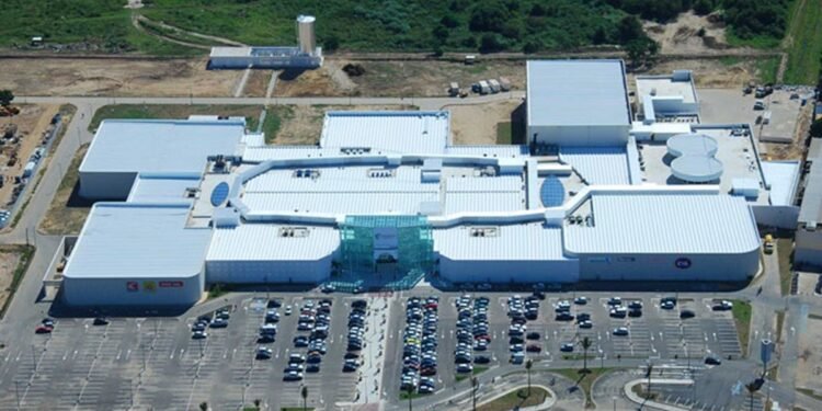 Mulher é sequestrada após sair de compras em Campos, obrigada a transferir dinheiro e abandonada em Guandu Mulher é sequestrada após sair de compras em Campos, obrigada a transferir dinheiro e abandonada em Guandu