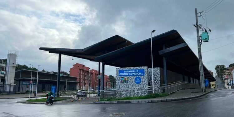 Novo terminal de ônibus de Salvador inicia operação e alteração de linhas