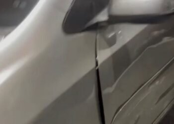Acidente entre caminhão e carro interdita o trânsito na Vila Santa Cecília, em Volta Redonda