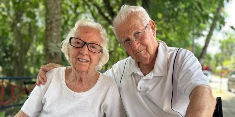 Após mais de 40 anos juntos, casal morre no mesmo dia em Volta Redonda Após mais de 40 anos juntos, casal morre no mesmo dia em Volta Redonda