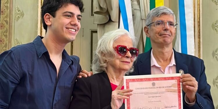 UFRJ concede diploma póstumo a Stuart Angel