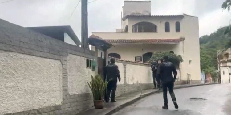 Idoso cai em golpe duas vezes e perde R$ 340 mil; polícia investiga
