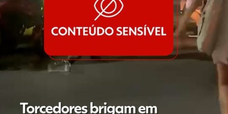 Torcedores argentinos brigam no RJ após derrota para a Espanha na final da Copa do Mundo Torcedores argentinos brigam no RJ após derrota para a Espanha na final da Copa do Mundo