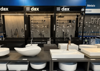 DAX destaca metais com 10 anos de garantia para projetos duradouros