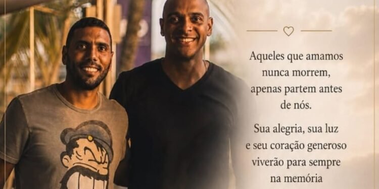 Ex-jogador do Botafogo morre em ventania no Rio após muro desabar Ex-jogador do Botafogo morre em ventania no Rio após muro desabar