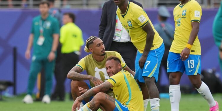 É #FAKE que Cristo Redentor fez show de drones em homenagem a Neymar após eliminação na Copa; vídeo foi criado com IA É #FAKE que Cristo Redentor fez show de drones em homenagem a Neymar após eliminação na Copa; vídeo foi criado com IA