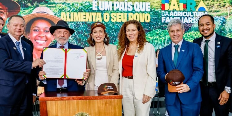Lula Defende Alimento como ‘Melhor Arma’ de Um País e Anuncia Plano Safra para Agricultura Familiar