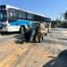 Acidente entre carro e ônibus escolar deixa oito feridos em Saquarema