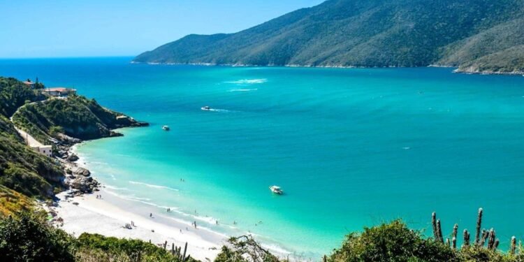 Pontal do Atalaia é eleita uma das 50 melhores praias do mundo pelo ranking internacional