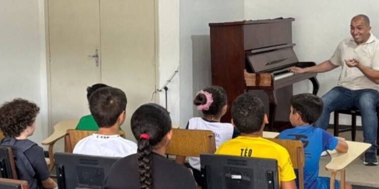 Escola abre inscrições para cursos gratuitos de música em Teresópolis Escola abre inscrições para cursos gratuitos de música em Teresópolis