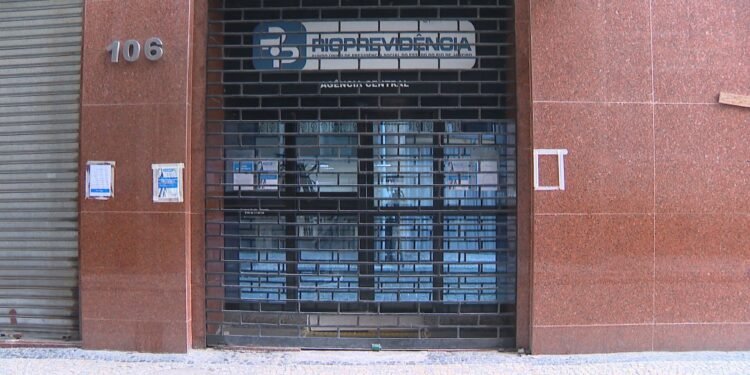 Aposentados e pensionistas do RJ denunciam descontos indevidos em contracheques