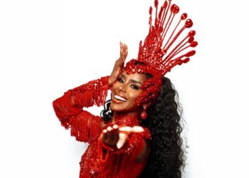 Bellinha Delfim é a nova rainha de bateria da Viradouro