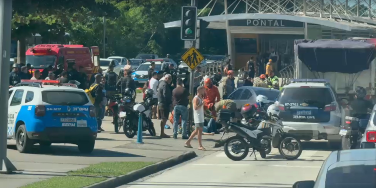 Acidente na Avenida das Américas deixa cinco feridos no Recreio Acidente na Avenida das Américas deixa cinco feridos no Recreio