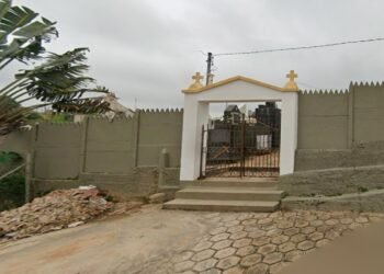 Servidor Público de Senhora dos Remédios (MG) é Denunciado por Cobrança Ilegal em Cemitério Municipal