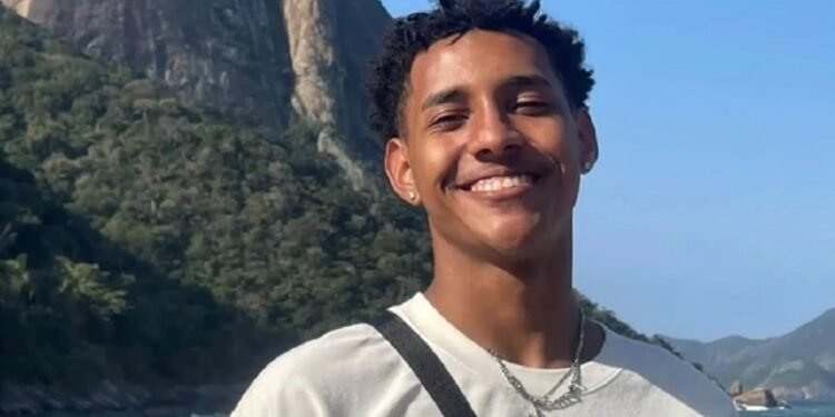 Ciclista de 19 anos morre atropelado por ônibus em Teresópolis