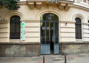 Tatuadora presta depoimento no Rio sobre importunação sexual