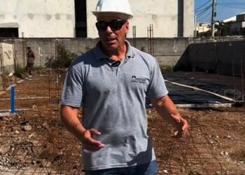 Ex-secretário de Arraial do Cabo morre baleado em imobiliária no RJ