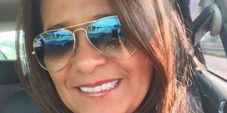 Caso Berenice: Bombeiros retiram de mata corpo encontrado durante buscas por cozinheira desaparecida Caso Berenice: Bombeiros retiram de mata corpo encontrado durante buscas por cozinheira desaparecida