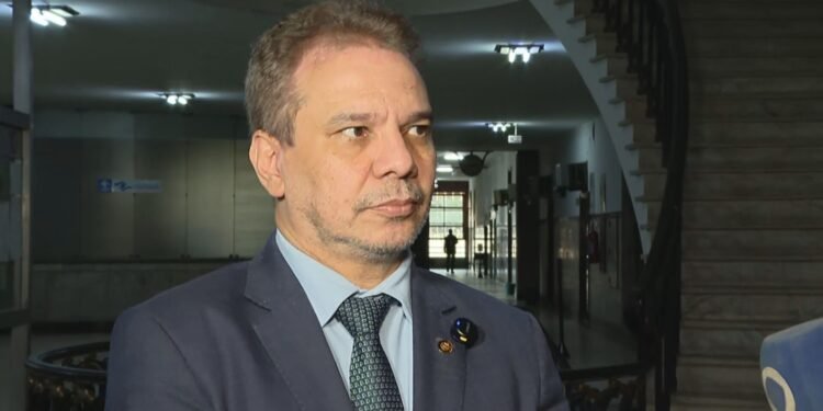 Força-tarefa apura se mais de mil postos do RJ têm conexão com o crime organizado, diz ministro Força-tarefa apura se mais de mil postos do RJ têm conexão com o crime organizado, diz ministro