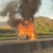 Acidente na Via Dutra em Itatiaia deixa ferido e causa incêndio Acidente na Via Dutra em Itatiaia deixa ferido e causa incêndio