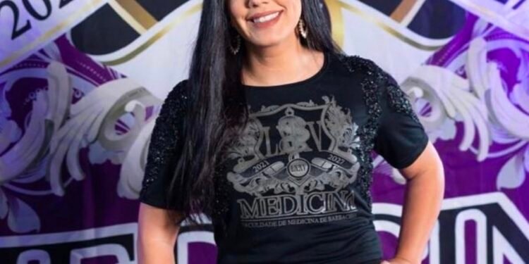 Feminicídio em Barbacena: Estudante de Medicina é Assassinada com Mais de 100 Facadas; Namorado é o Principal Suspeito Feminicídio em Barbacena: Estudante de Medicina é Assassinada com Mais de 100 Facadas; Namorado é o Principal Suspeito