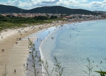Praias do Peró e do Foguete, em Cabo Frio, são indicadas ao Programa Bandeira Azul