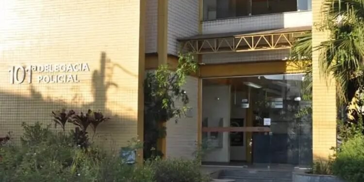 Homem é preso por violação de violência após ser flagrado por tia de bebê em Paraíba do Sul