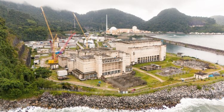 Angra 3: Eletronuclear pode suspender dívida após decisão do CNPE Angra 3: Eletronuclear pode suspender dívida após decisão do CNPE