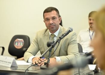Exonerações no Diário Oficial do RJ: Depósito Público e Seenemar