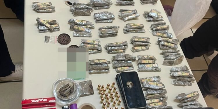 Homem é sequestrado, escapa de execução e sete são detidos em Paracambi Homem é sequestrado, escapa de execução e sete são detidos em Paracambi