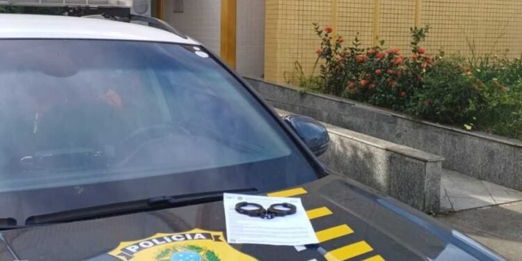 Foragido da Justiça por lesão corporal é preso na Via Dutra, em Itatiaia