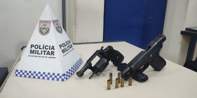 Policial militar é baleado durante assalto na RJ-106, em Saquarema Policial militar é baleado durante assalto na RJ-106, em Saquarema