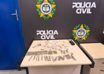 Dois adolescentes são apreendidos por suspeitas de tráfico de drogas em Angra dos Reis