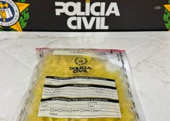 Homem é preso e adolescente preso por tráfico de drogas em Barra Mansa