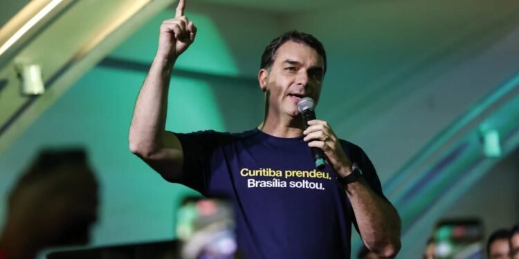 TSE manda remover acusação de homicídio contra Flávio TSE manda remover acusação de homicídio contra Flávio