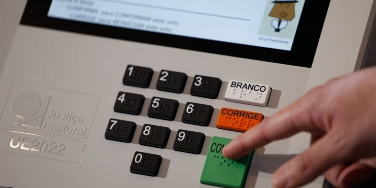 TRE-RJ Alerta Eleitores para Confirmarem Locais de Votação