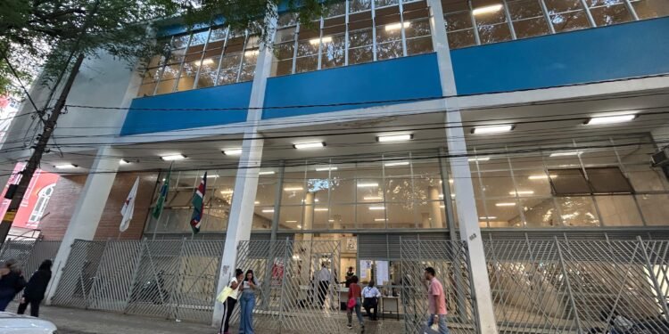 Júri Popular em Juiz de Fora: Homem é Julgado por Homicídio de Enteado e Tentativa de Feminicídio