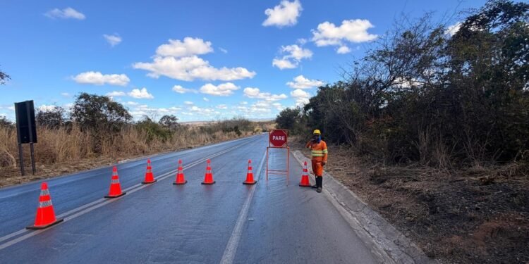 BRs-251 e 116 em MG: Obras com Pare e Siga Demandam Cuidado de Motoristas