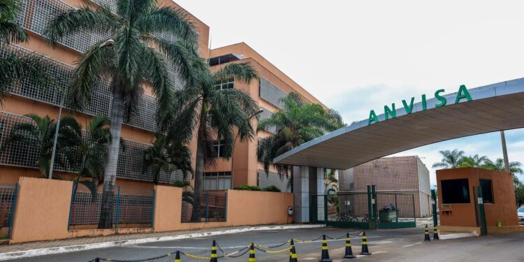 Anvisa Ordena Apreensão Nacional de Produtos da United Labz: Alerta Contra Riscos à Saúde