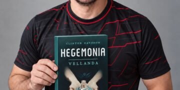 De Brincadeira de Infância a Best-Seller: Aluno Autista da UFJF Lança Romance sobre Neurodivergência na Bienal de SP