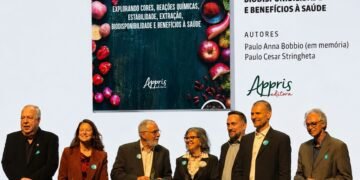 Professor da UFV Conquista Jabuti Acadêmico com Obra Pioneira sobre Pigmentos de Alimentos