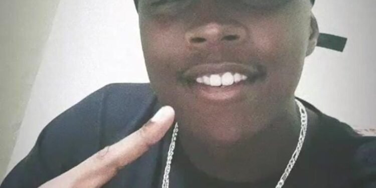 Tragédia em Além Paraíba: Motoboy Morre em Acidente, Deixando Esposa Grávida e Filhas Tragédia em Além Paraíba: Motoboy Morre em Acidente, Deixando Esposa Grávida e Filhas