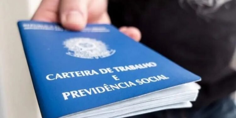 As propostas de Lula e Flávio Bolsonaro sobre CLT e relações trabalhistas As propostas de Lula e Flávio Bolsonaro sobre CLT e relações trabalhistas