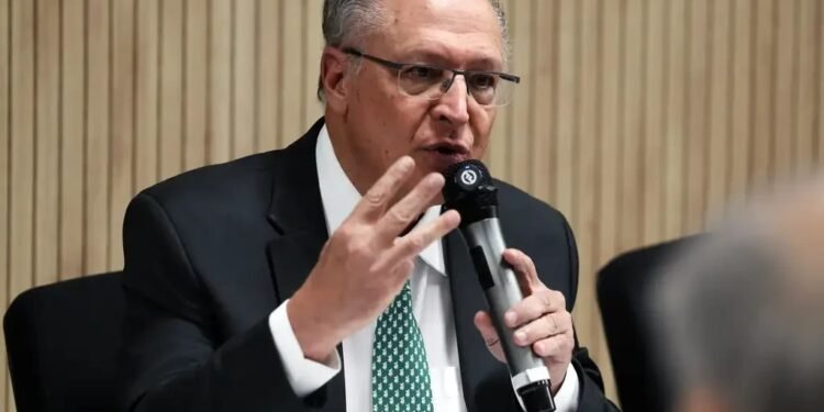 Alckmin, Marina e Tebet lideram ato em São Paulo em apoio a Lula no 2º turno Alckmin, Marina e Tebet lideram ato em São Paulo em apoio a Lula no 2º turno