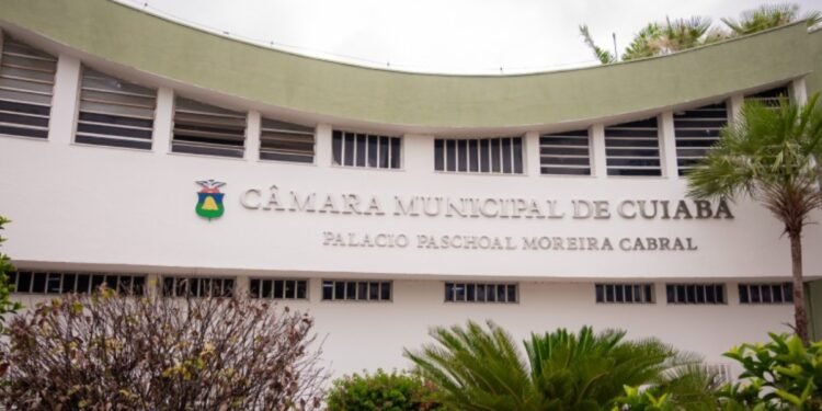 Câmara de Cuiabá abre concurso público com salários de até R$ 11,6 mil; veja cargos e como participar