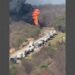 Carreta carregada de diesel pega fogo e bloqueia trânsito na BR-251 em Salinas; vídeo Carreta carregada de diesel pega fogo e bloqueia trânsito na BR-251 em Salinas; vídeo