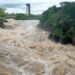 Rio Tietê atinge mais que o dobro do volume normal e prefeitura interdita rua em Salto Rio Tietê atinge mais que o dobro do volume normal e prefeitura interdita rua em Salto