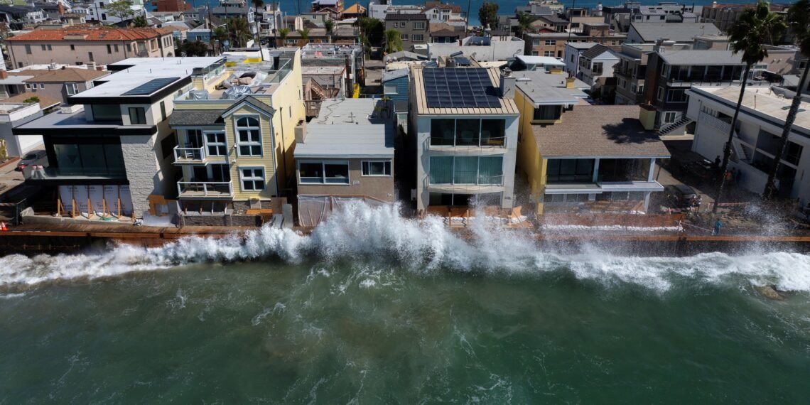 Mudanças climáticas e El Niño intensificaram furacão no México que ganhou força em tempo recorde, diz estudo